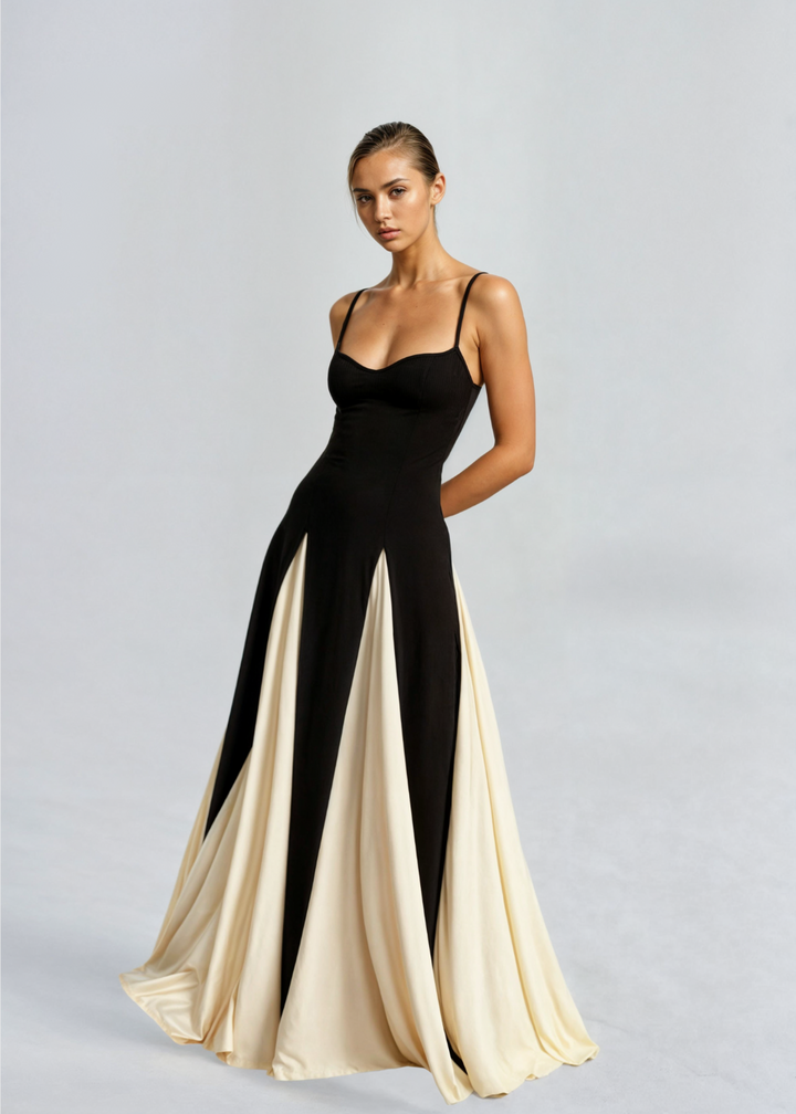 Selene - Elegant maxi dress with flowing design