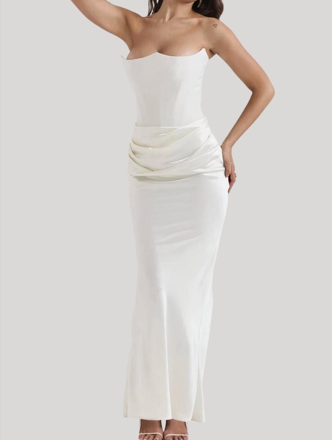 Viona - Strapless elegant maxi dress with sophisticated design